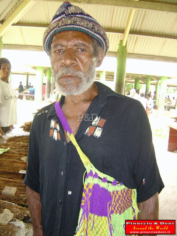 Papua Mercato di Kimbe (New Britain) - 10.jpg